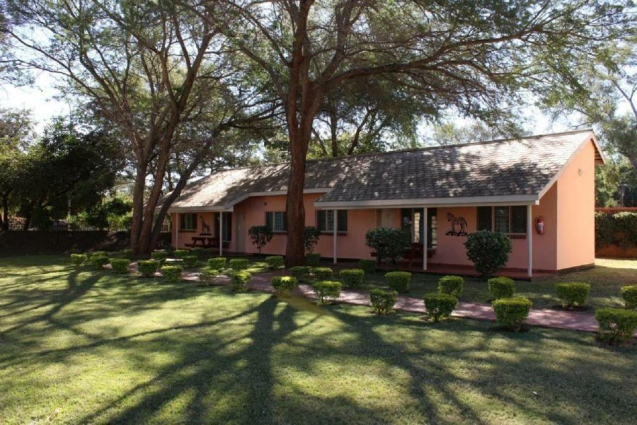 Victoria Apartments Livingstone Exterior photo